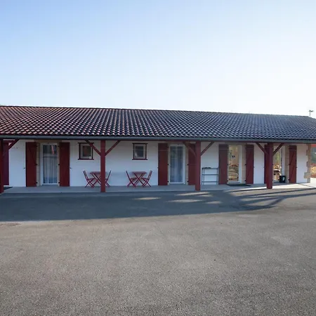 - Dorine فندق مبيت وإفطار