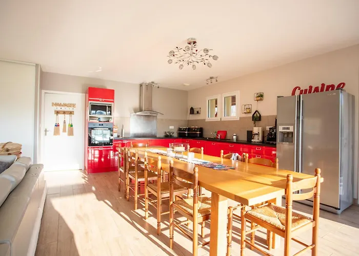 - Dorine Bed & Breakfast