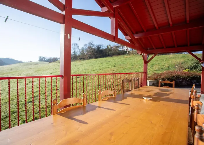 - Dorine Bed & Breakfast 2*